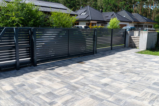 Best Professional Driveway Pavers  in Oak Trail Shores, TX